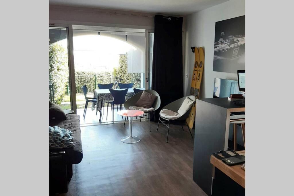 Appartement Magnifique rez de jardin&piscine&bord de mer à Six-Fours-les-Plages Extérieur photo