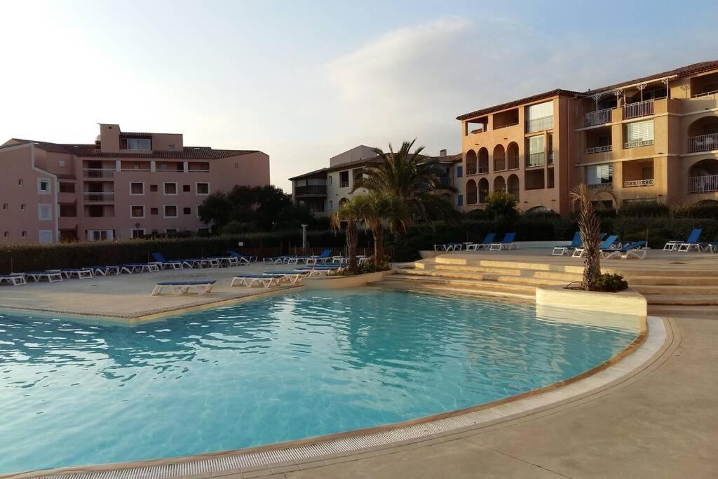 Appartement Magnifique rez de jardin&piscine&bord de mer à Six-Fours-les-Plages Extérieur photo