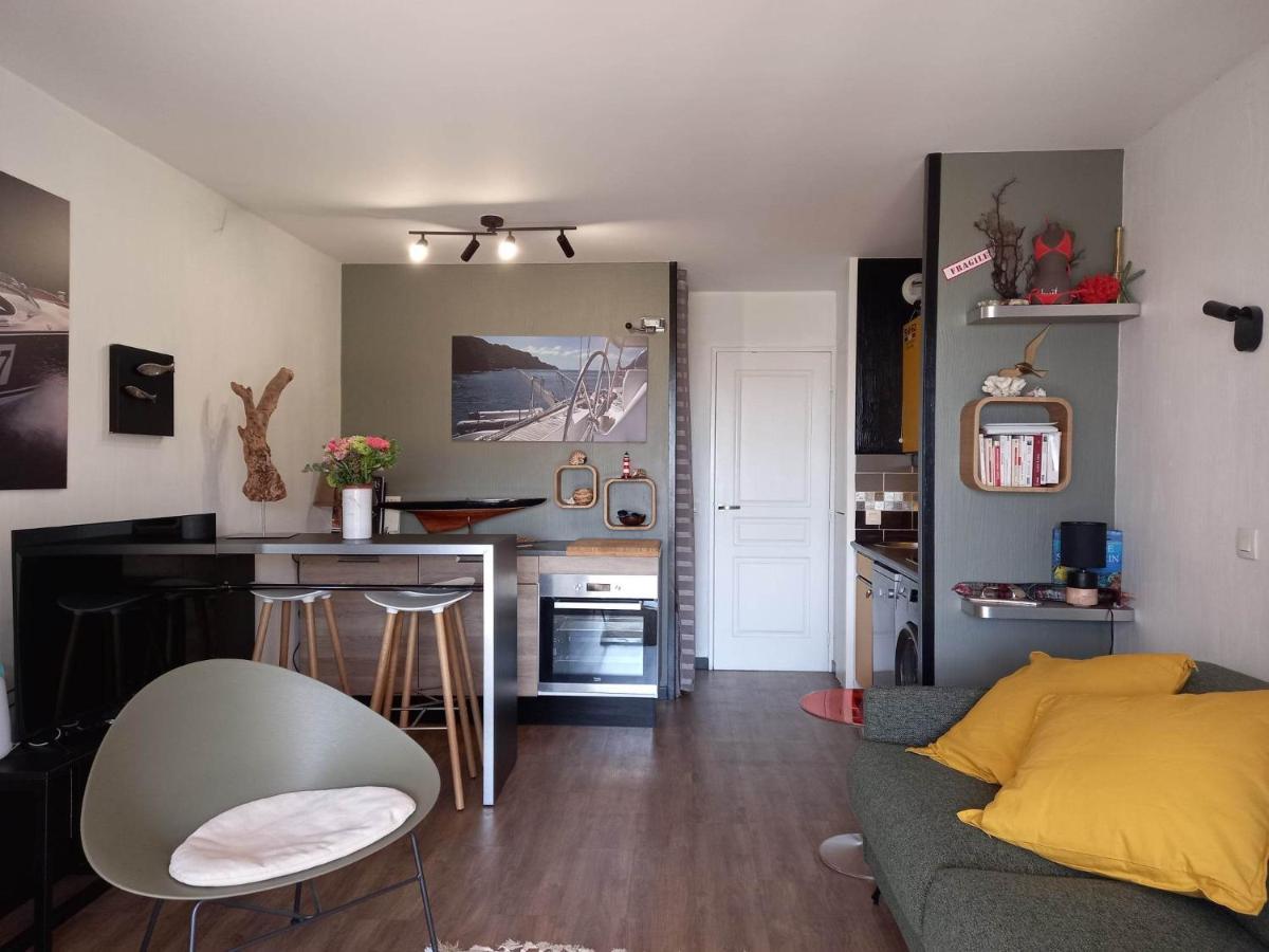 Appartement Magnifique rez de jardin&piscine&bord de mer à Six-Fours-les-Plages Extérieur photo